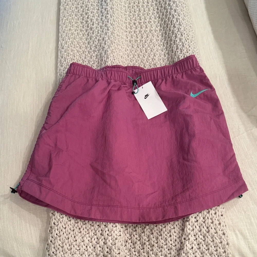Nike Skirt - Picture 1 of 6